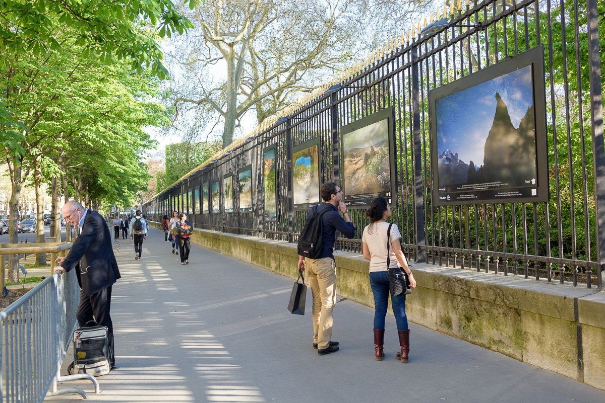 Exposition Montagnes de France sur les grilles du Jardin du Luxembourg a Paris