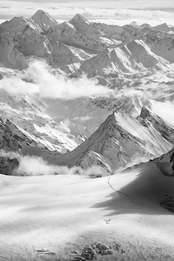 Cordées d'alpinistes du le glacier du Géant dans le massif du Mont-Blanc